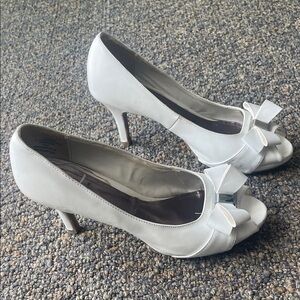 WIDE WIDTH Peep-Toe Heels with Bow